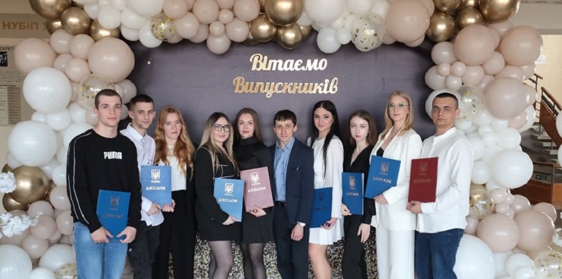 НАТХНЕННІ, УСПІШНІ, ДИПЛОМОВАНІ…